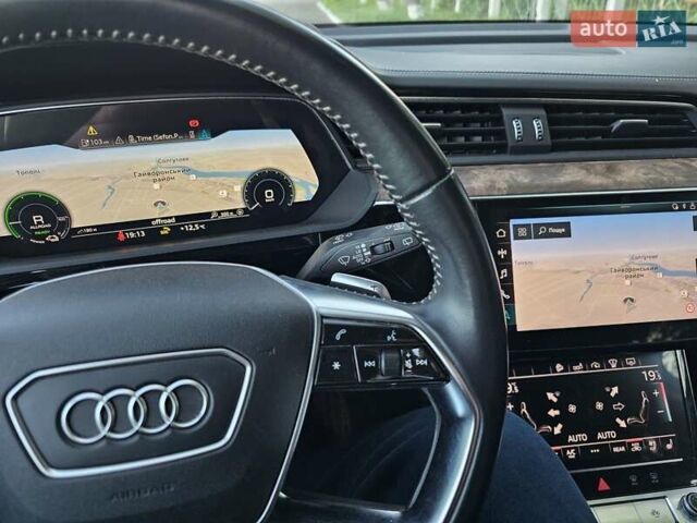 Серый Ауди E-Tron, объемом двигателя 0 л и пробегом 121 тыс. км за 27700 $, фото 27 на Automoto.ua