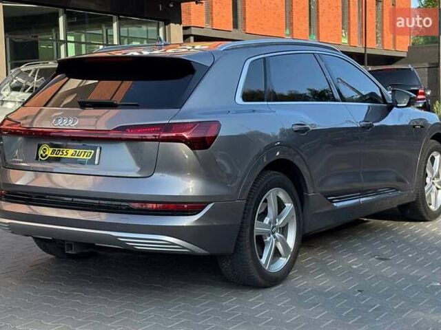 Серый Ауди E-Tron, объемом двигателя 0 л и пробегом 94 тыс. км за 30000 $, фото 5 на Automoto.ua