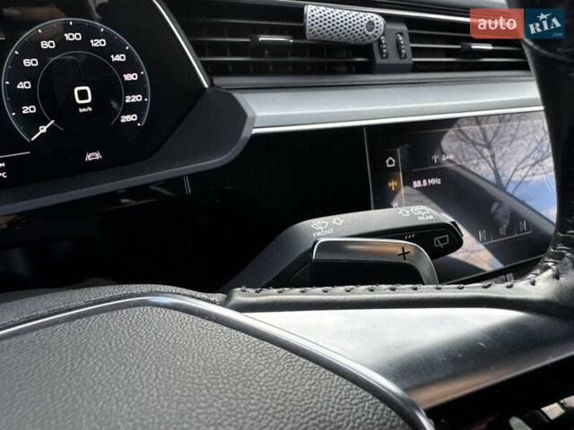 Серый Ауди E-Tron, объемом двигателя 0 л и пробегом 162 тыс. км за 20850 $, фото 34 на Automoto.ua