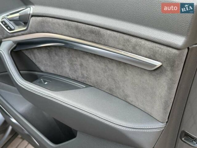 Ауді E-Tron 2019 у Рівному на Automoto.ua Сірий Ауді E-Tron, об'ємом двигуна 0 л та пробігом 139 тис. км за 26900 $, фото 53 на Automoto.ua