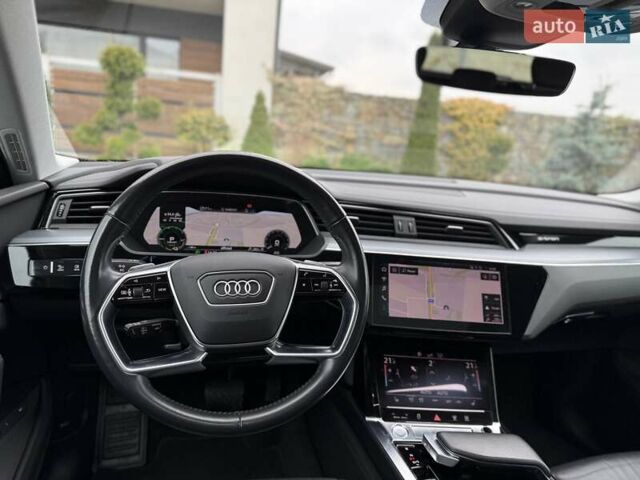 Серый Ауди E-Tron, объемом двигателя 0 л и пробегом 116 тыс. км за 25900 $, фото 20 на Automoto.ua