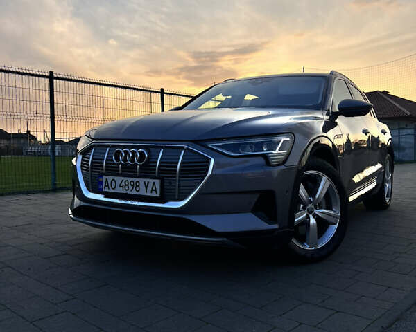 Серый Ауди E-Tron, объемом двигателя 0 л и пробегом 94 тыс. км за 33800 $, фото 41 на Automoto.ua