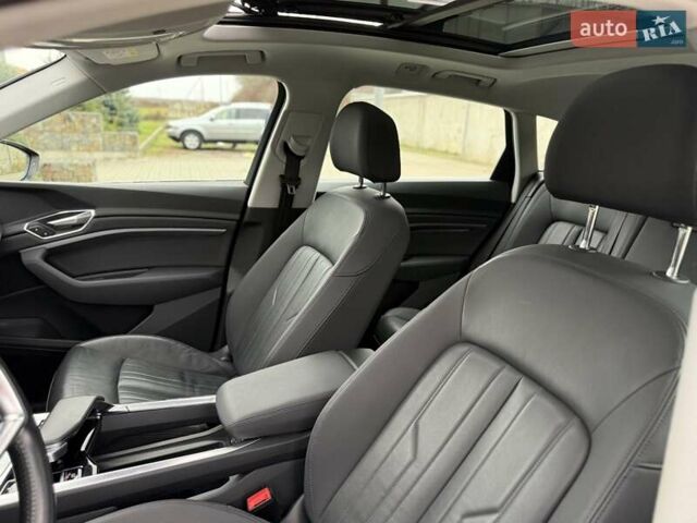 Серый Ауди E-Tron, объемом двигателя 0 л и пробегом 116 тыс. км за 25900 $, фото 18 на Automoto.ua