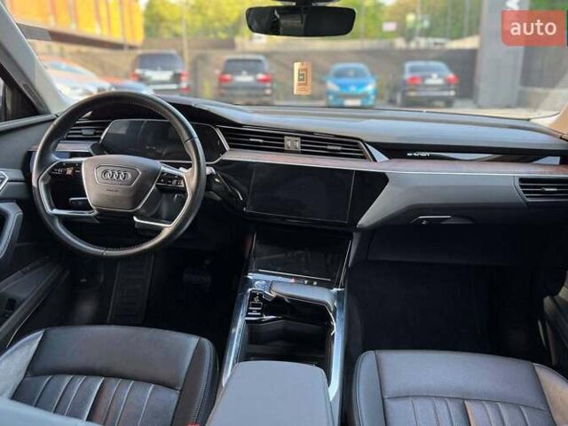 Серый Ауди E-Tron, объемом двигателя 0 л и пробегом 94 тыс. км за 30000 $, фото 14 на Automoto.ua