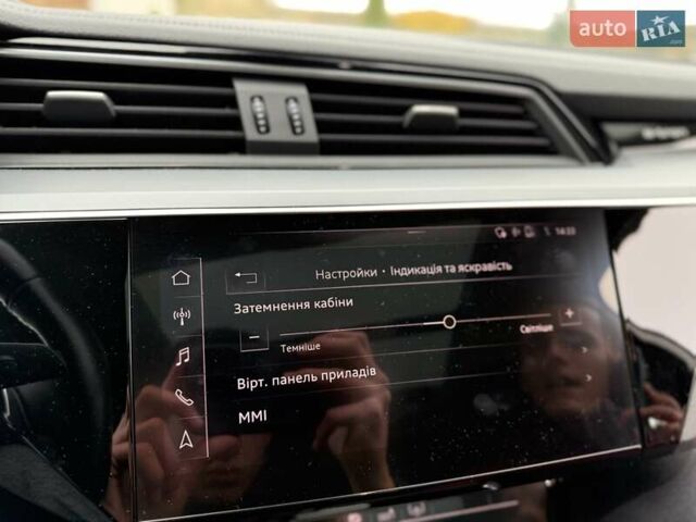 Серый Ауди E-Tron, объемом двигателя 0 л и пробегом 116 тыс. км за 25900 $, фото 43 на Automoto.ua