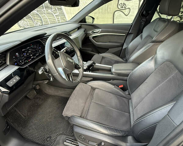 Сірий Ауді E-Tron, об'ємом двигуна 0 л та пробігом 190 тис. км за 26900 $, фото 38 на Automoto.ua