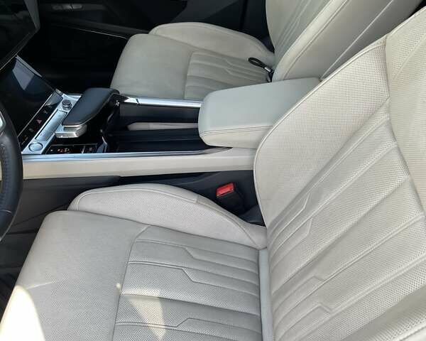 Серый Ауди E-Tron, объемом двигателя 0 л и пробегом 142 тыс. км за 27500 $, фото 10 на Automoto.ua