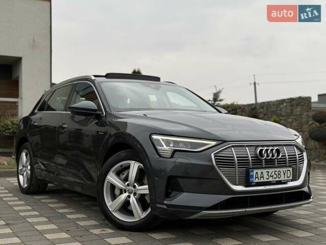 Серый Ауди E-Tron, объемом двигателя 0 л и пробегом 116 тыс. км за 25900 $, фото 8 на Automoto.ua