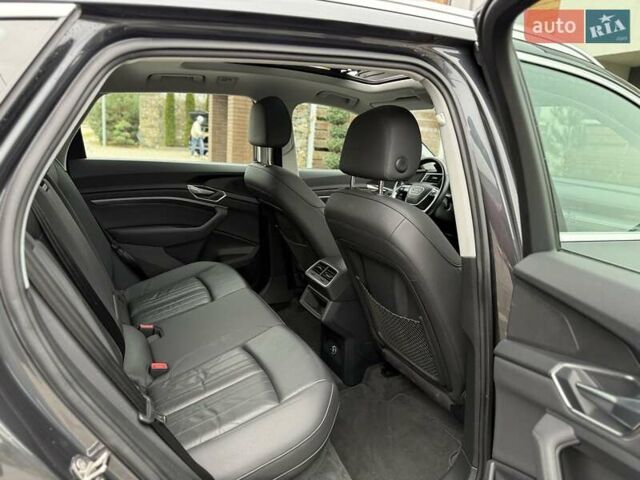 Серый Ауди E-Tron, объемом двигателя 0 л и пробегом 116 тыс. км за 25900 $, фото 31 на Automoto.ua