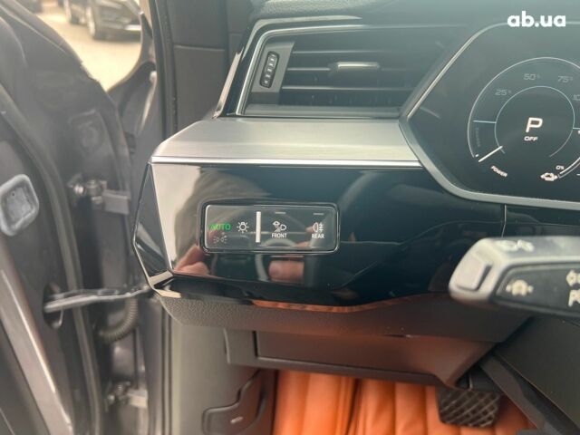 Серый Ауди E-Tron, объемом двигателя 0 л и пробегом 118 тыс. км за 31950 $, фото 22 на Automoto.ua