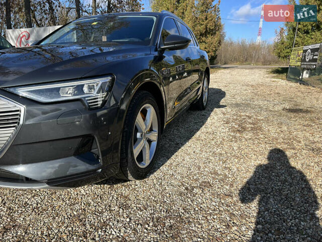 Сірий Ауді E-Tron, об'ємом двигуна 0 л та пробігом 148 тис. км за 29900 $, фото 4 на Automoto.ua