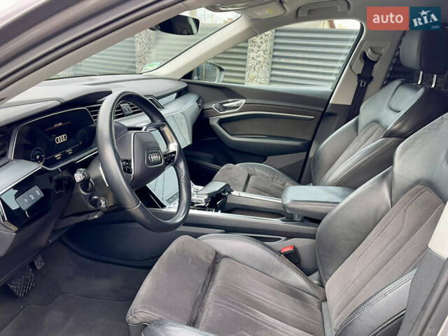 Серый Ауди E-Tron, объемом двигателя 0 л и пробегом 160 тыс. км за 23400 $, фото 5 на Automoto.ua