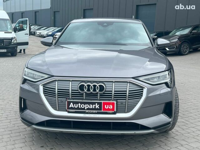 Серый Ауди E-Tron, объемом двигателя 0 л и пробегом 118 тыс. км за 31950 $, фото 3 на Automoto.ua