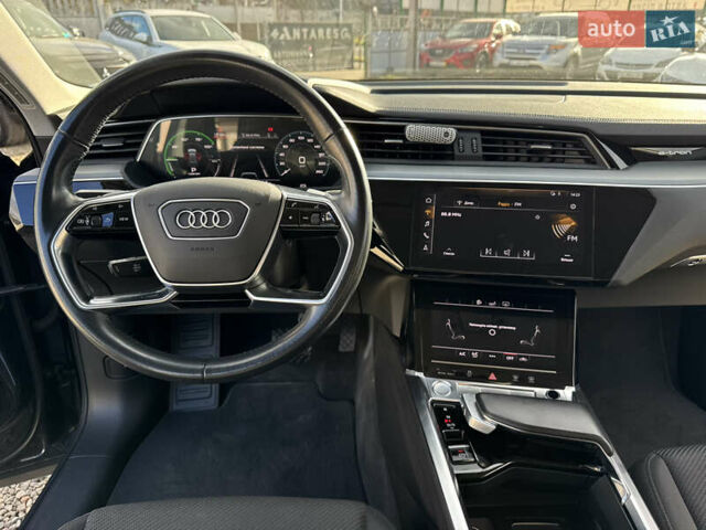 Серый Ауди E-Tron, объемом двигателя 0 л и пробегом 162 тыс. км за 20850 $, фото 41 на Automoto.ua