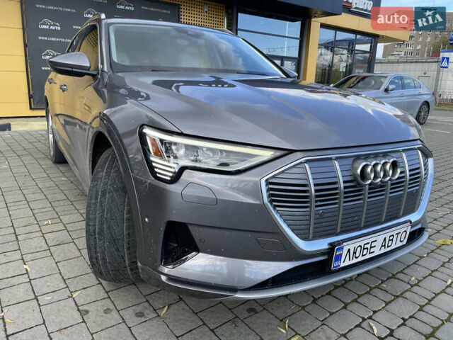 Серый Ауди E-Tron, объемом двигателя 0 л и пробегом 107 тыс. км за 26900 $, фото 1 на Automoto.ua