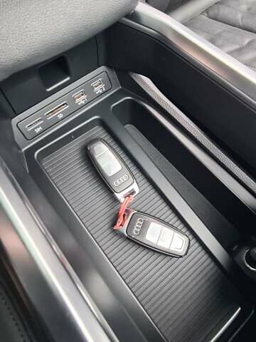 Серый Ауди E-Tron, объемом двигателя 0 л и пробегом 146 тыс. км за 21000 $, фото 23 на Automoto.ua