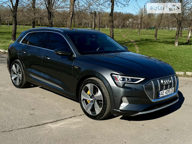 Сірий Ауді E-Tron, об'ємом двигуна 0 л та пробігом 43 тис. км за 43500 $, фото 2 на Automoto.ua