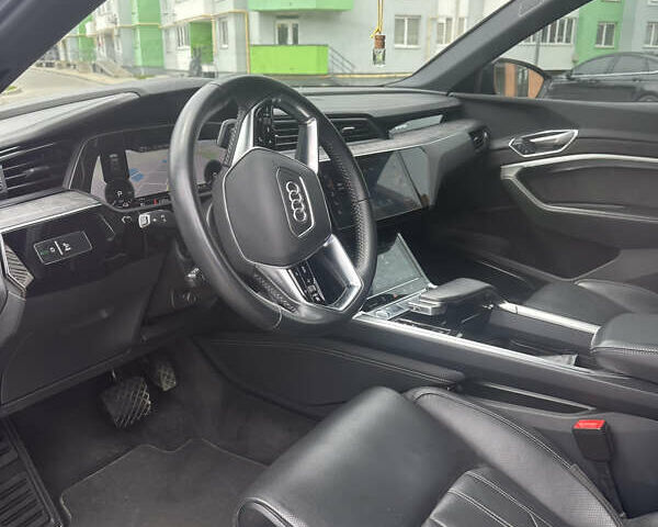 Серый Ауди E-Tron, объемом двигателя 0 л и пробегом 41 тыс. км за 29500 $, фото 10 на Automoto.ua