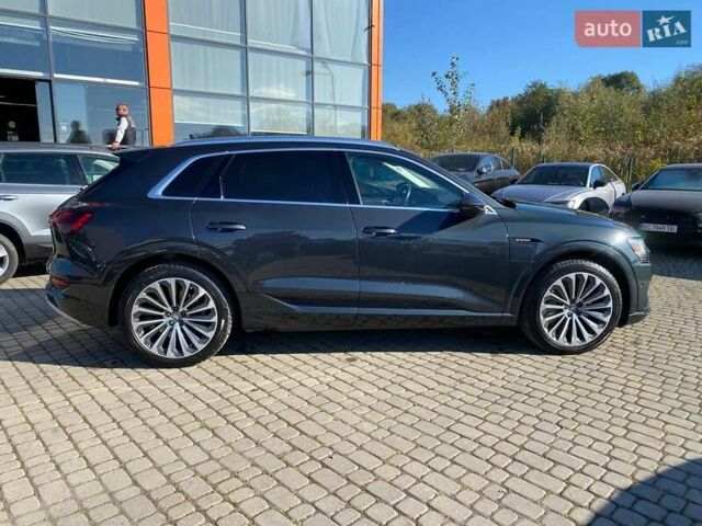 Серый Ауди E-Tron, объемом двигателя 0 л и пробегом 66 тыс. км за 34500 $, фото 7 на Automoto.ua