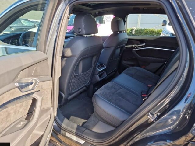 Серый Ауди E-Tron, объемом двигателя 0 л и пробегом 92 тыс. км за 28000 $, фото 10 на Automoto.ua