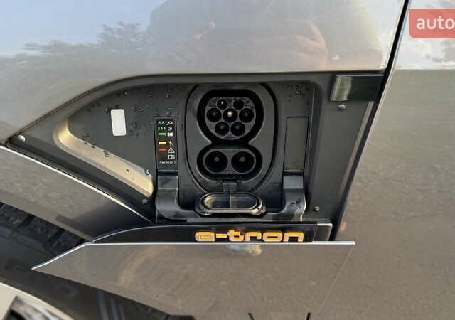 Серый Ауди E-Tron, объемом двигателя 0 л и пробегом 60 тыс. км за 32500 $, фото 21 на Automoto.ua