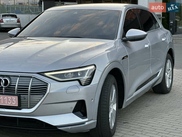 Серый Ауди E-Tron, объемом двигателя 0 л и пробегом 161 тыс. км за 25500 $, фото 6 на Automoto.ua