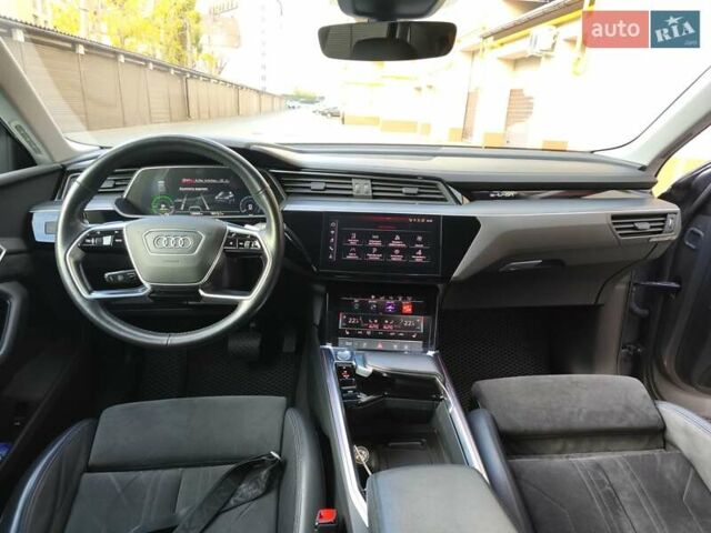Сірий Ауді E-Tron, об'ємом двигуна 0 л та пробігом 128 тис. км за 29500 $, фото 23 на Automoto.ua
