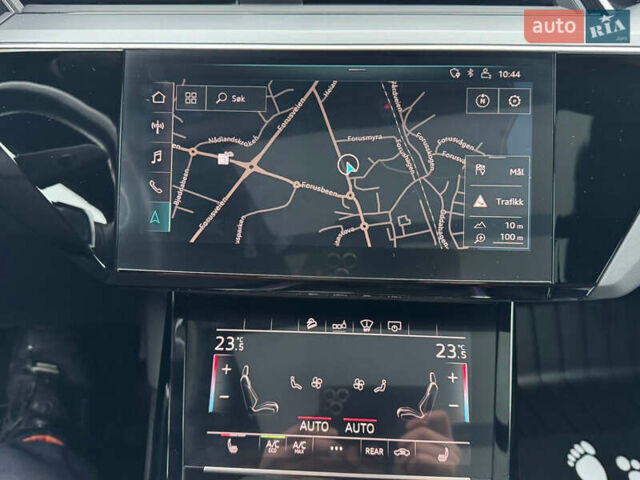 Сірий Ауді E-Tron, об'ємом двигуна 0 л та пробігом 86 тис. км за 31500 $, фото 21 на Automoto.ua