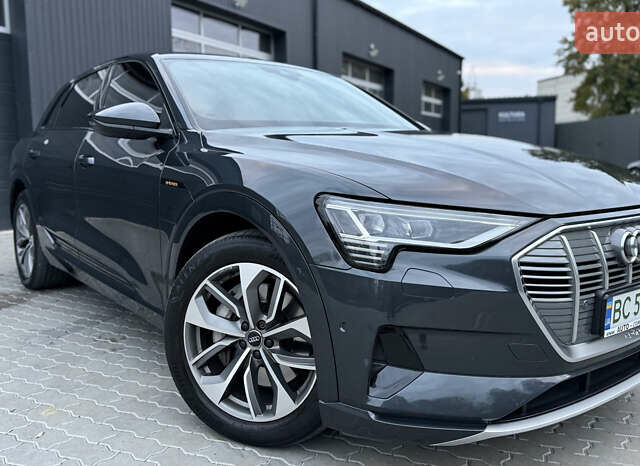 Сірий Ауді E-Tron, об'ємом двигуна 0 л та пробігом 190 тис. км за 26900 $, фото 4 на Automoto.ua