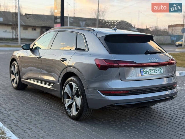 Серый Ауди E-Tron, объемом двигателя 0 л и пробегом 71 тыс. км за 31500 $, фото 17 на Automoto.ua