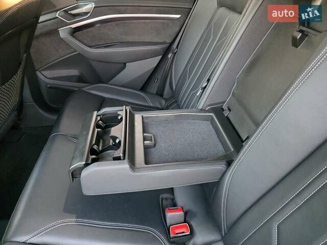 Серый Ауди E-Tron, объемом двигателя 0 л и пробегом 172 тыс. км за 30999 $, фото 30 на Automoto.ua