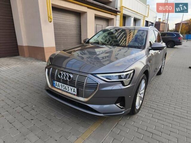 Сірий Ауді E-Tron, об'ємом двигуна 0 л та пробігом 128 тис. км за 29500 $, фото 9 на Automoto.ua