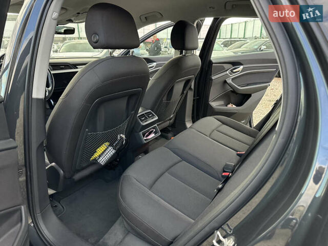 Серый Ауди E-Tron, объемом двигателя 0 л и пробегом 162 тыс. км за 20850 $, фото 13 на Automoto.ua