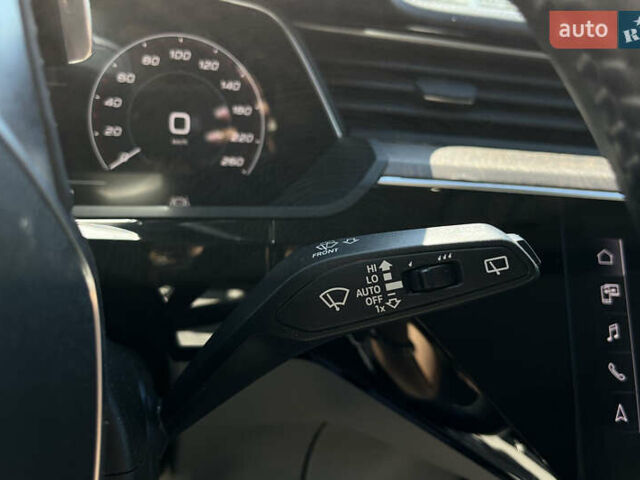 Серый Ауди E-Tron, объемом двигателя 0 л и пробегом 165 тыс. км за 29800 $, фото 23 на Automoto.ua