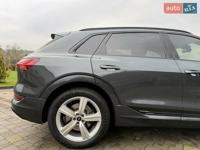 Серый Ауди E-Tron, объемом двигателя 0 л и пробегом 180 тыс. км за 26900 $, фото 10 на Automoto.ua