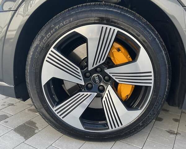 Серый Ауди E-Tron, объемом двигателя 0 л и пробегом 149 тыс. км за 33900 $, фото 21 на Automoto.ua