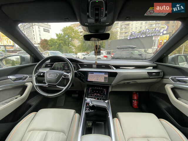 Серый Ауди E-Tron, объемом двигателя 0 л и пробегом 205 тыс. км за 25900 $, фото 8 на Automoto.ua