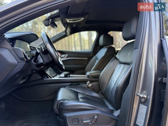 Серый Ауди E-Tron, объемом двигателя 0 л и пробегом 83 тыс. км за 32700 $, фото 18 на Automoto.ua