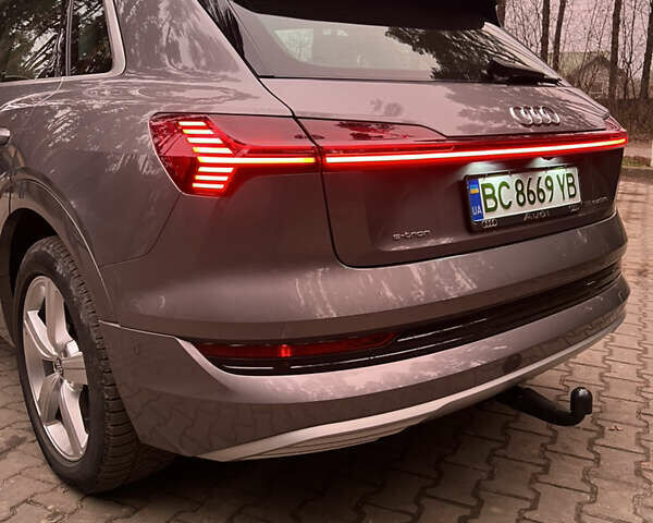 Серый Ауди E-Tron, объемом двигателя 0 л и пробегом 86 тыс. км за 31000 $, фото 14 на Automoto.ua