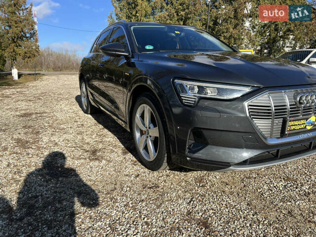 Сірий Ауді E-Tron, об'ємом двигуна 0 л та пробігом 148 тис. км за 29900 $, фото 2 на Automoto.ua