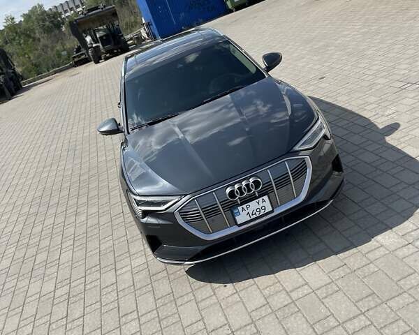 Серый Ауди E-Tron, объемом двигателя 0 л и пробегом 142 тыс. км за 27500 $, фото 3 на Automoto.ua