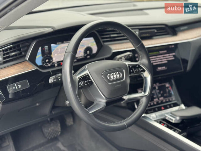 Сірий Ауді E-Tron, об'ємом двигуна 0 л та пробігом 69 тис. км за 32500 $, фото 14 на Automoto.ua