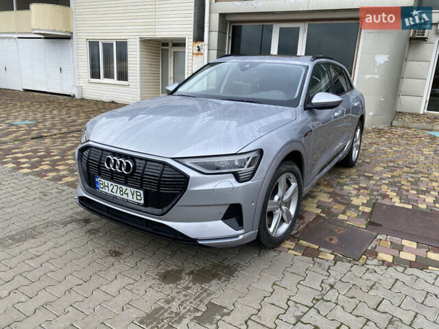 Сірий Ауді E-Tron, об'ємом двигуна 0 л та пробігом 66 тис. км за 27600 $, фото 1 на Automoto.ua