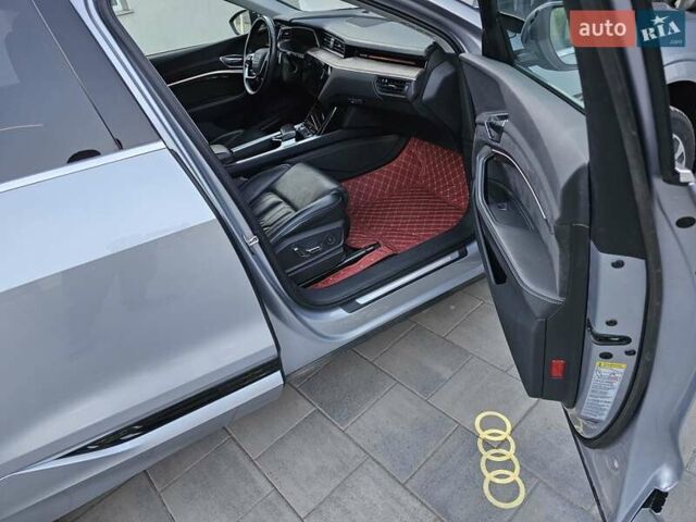 Сірий Ауді E-Tron, об'ємом двигуна 0 л та пробігом 116 тис. км за 28500 $, фото 32 на Automoto.ua