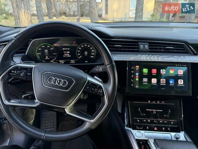 Серый Ауди E-Tron, объемом двигателя 0 л и пробегом 83 тыс. км за 32700 $, фото 28 на Automoto.ua
