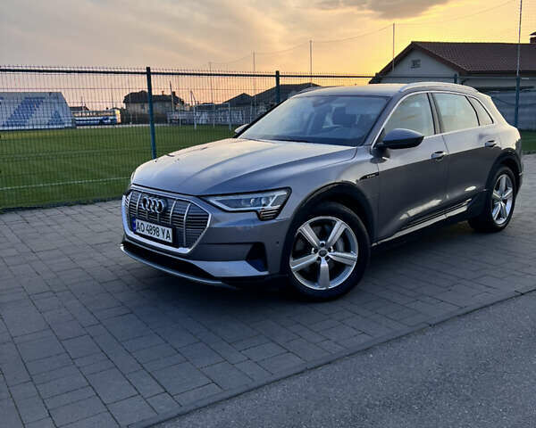 Серый Ауди E-Tron, объемом двигателя 0 л и пробегом 94 тыс. км за 33800 $, фото 12 на Automoto.ua