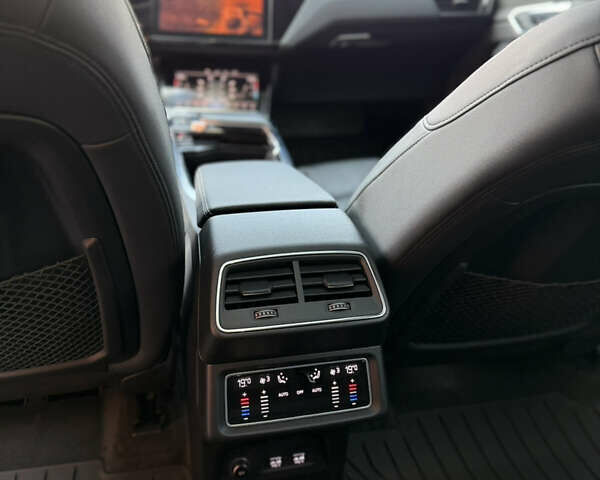 Серый Ауди E-Tron, объемом двигателя 0 л и пробегом 103 тыс. км за 31500 $, фото 14 на Automoto.ua