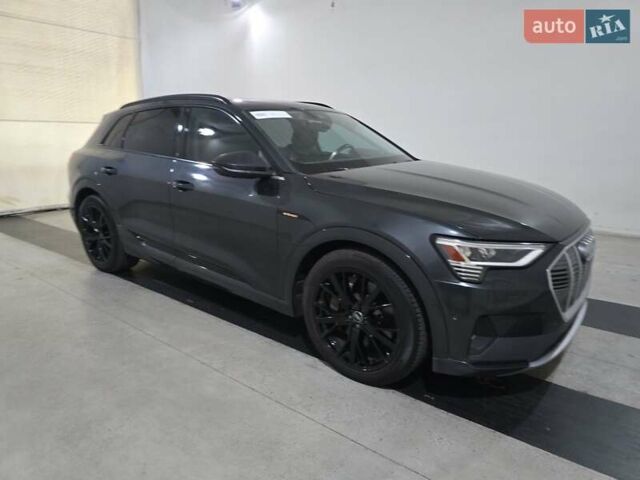 Серый Ауди E-Tron, объемом двигателя 0 л и пробегом 800 тыс. км за 26200 $, фото 1 на Automoto.ua