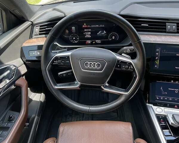 Серый Ауди E-Tron, объемом двигателя 0 л и пробегом 69 тыс. км за 33000 $, фото 18 на Automoto.ua