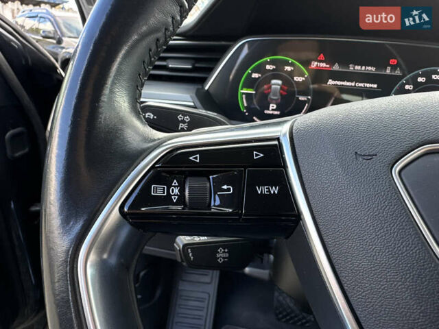 Серый Ауди E-Tron, объемом двигателя 0 л и пробегом 162 тыс. км за 20850 $, фото 36 на Automoto.ua